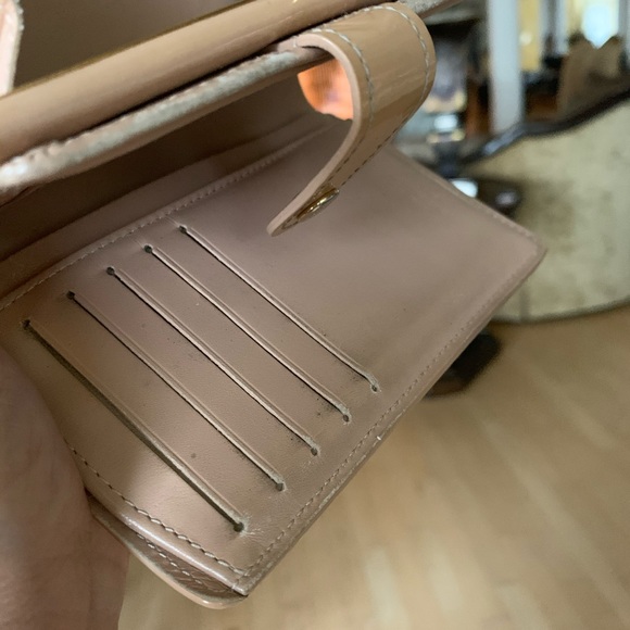 Louis Vuitton Rose Flor Vernis Wallet - Picture 14 of 15